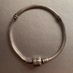 Pandora 7.1" SS Charm Bracelet NWOT